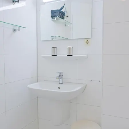 Apartmenthaus Sonnenburg 11 *